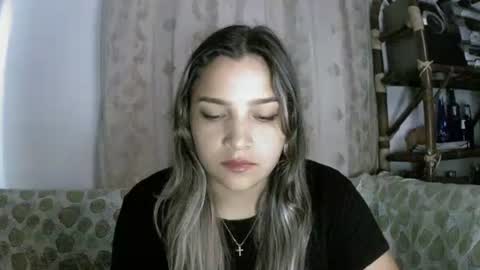 Snapshot of paulina_x_x chatting on May 1, 5:01 am paulina_x_x online show from May 1, 5:01 am