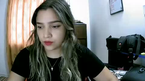 Snapshot of paulina_x_x chatting on June 14, 10:56 pm paulina_x_x online show from June 14, 10:56 pm