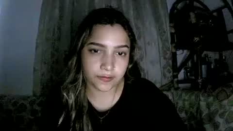Snapshot of paulina_x_x chatting on June 28, 6:19 am paulina_x_x online show from June 28, 6:19 am
