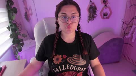 Snapshot of paulinacostello chatting on October 12, 7:02 pm Estefania online show from October 12, 7:02 pm