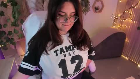 Estefania online show from February 17, 5:08 pm