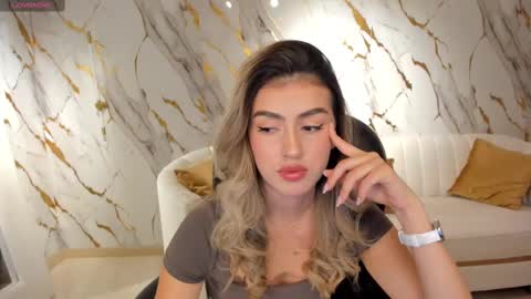 Paulina Santos  online show from March 7, 7:05 pm