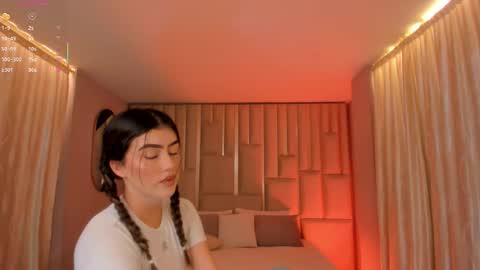 Paulina Santos  online show from February 28, 7:48 pm