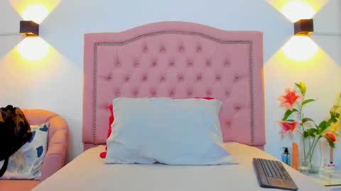 paulinavera online show from April 15, 12:56 pm