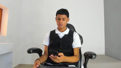 Snapshot of paull_cassidy chatting on October 19, 7:14 pm Paull Cassidy online show from October 19, 7:14 pm