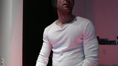 Snapshot of paulripped chatting on December 16, 1:32 am Paul online show from December 16, 1:32 am