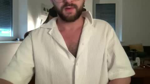 love bush online show from November 18, 6:51 am