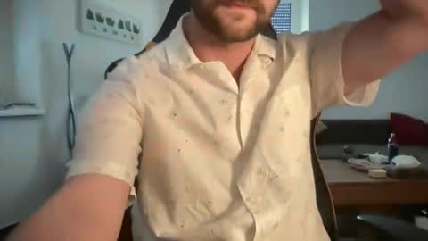 Snapshot of paulsimpsn chatting on May 9, 3:39 pm love bush online show from May 9, 3:39 pm