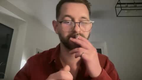 Snapshot of paulsimpsn chatting on May 17, 7:10 pm love bush online show from May 17, 7:10 pm