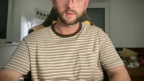 Snapshot of paulsimpsn chatting on May 26, 9:22 pm love bush online show from May 26, 9:22 pm