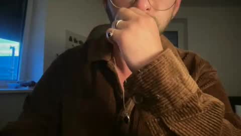 Snapshot of paulsimpsn chatting on June 8, 6:52 pm love bush online show from June 8, 6:52 pm