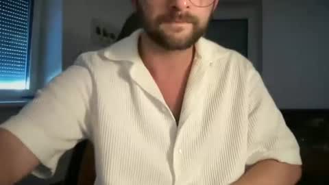 Snapshot of paulsimpsn chatting on June 19, 5:28 pm love bush online show from June 19, 5:28 pm