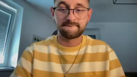 Snapshot of paulsimpsn chatting on June 21, 2:08 pm love bush online show from June 21, 2:08 pm
