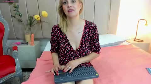 paultte online show from December 17, 8:15 pm