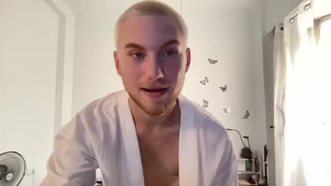 Snapshot of pavel_rey chatting on July 12, 2:08 pm pavel_rey online show from July 12, 2:08 pm
