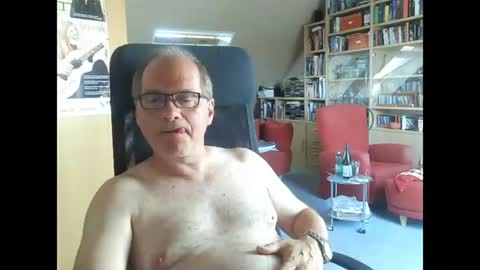 Snapshot of pavlovsdog2006 chatting on June 19, 8:51 am Pavlov aka Peter online show from June 19, 8:51 am