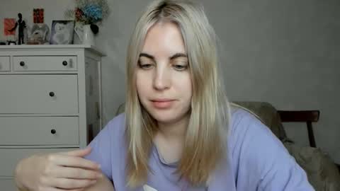 Allisses online show from December 2, 8:08 am