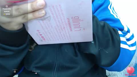 Snapshot of payton_bailey chatting on December 15, 3:24 am Payton online show from December 15, 3:24 am