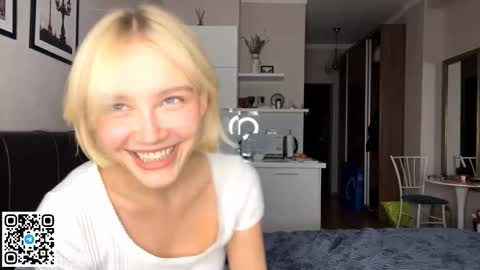Lola online show from October 24, 4:47 pm