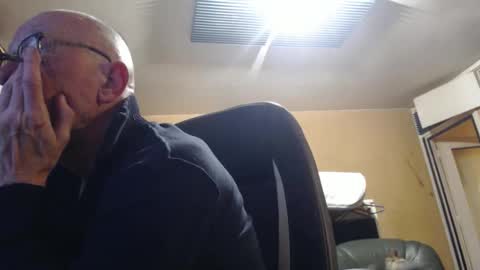 Snapshot of pc8474408 chatting on December 2, 11:26 am pc8474408 online show from December 2, 11:26 am