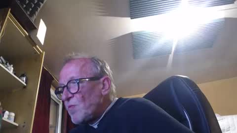 pc8474408 online show from April 17, 6:33 pm