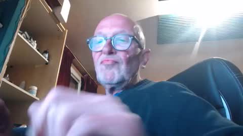 pc8474408 online show from April 20, 6:31 pm