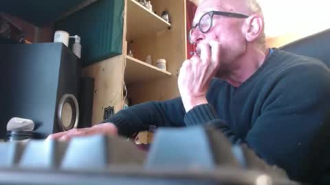 pc8474408 online show from April 21, 12:33 pm