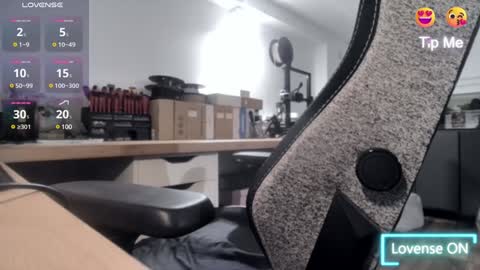 Snapshot of pc92160 chatting on January 23, 10:44 pm pc92160 online show from January 23, 10:44 pm