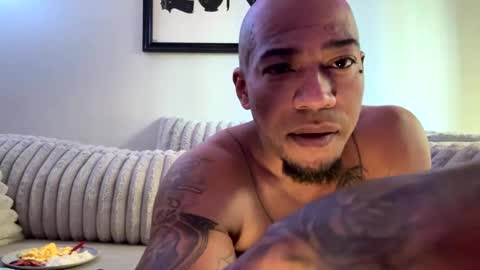 Snapshot of pcuddy3 chatting on February 18, 4:16 pm Phenomenal online show from February 18, 4:16 pm