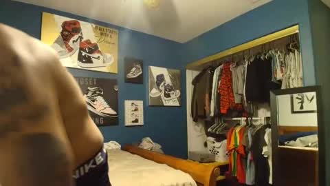 Snapshot of pcuddy3 chatting on October 18, 12:39 pm Phenomenal online show from October 18, 12:39 pm