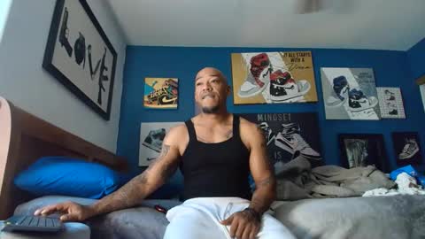 Snapshot of pcuddy3 chatting on November 7, 5:13 pm Phenomenal online show from November 7, 5:13 pm