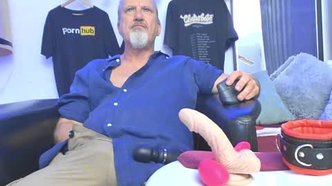 Snapshot of peacetous chatting on December 12, 1:39 pm Marc online show from December 12, 1:39 pm