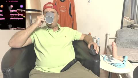 Snapshot of peacetous chatting on February 24, 4:05 am Marc online show from February 24, 4:05 am