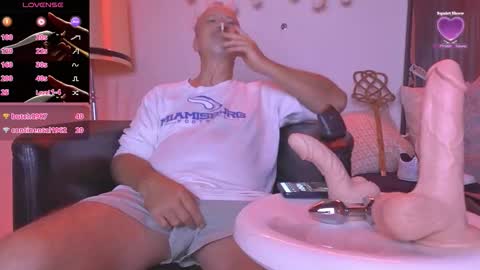 Snapshot of peacetous chatting on October 19, 4:35 am Marc online show from October 19, 4:35 am