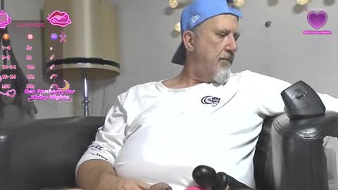 Snapshot of peacetous chatting on November 18, 9:52 pm Marc online show from November 18, 9:52 pm