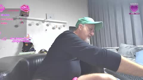 Snapshot of peacetous chatting on November 23, 4:12 am Marc online show from November 23, 4:12 am