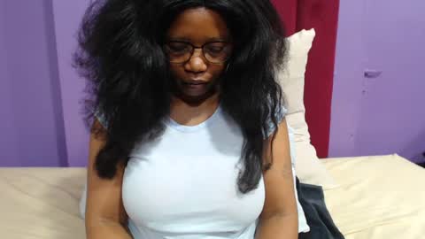Snapshot of peachassxx chatting on June 16, 5:32 am peachy online show from June 16, 5:32 am