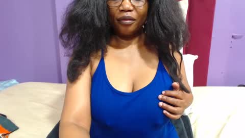 Snapshot of peachassxx chatting on June 19, 5:45 am peachy online show from June 19, 5:45 am