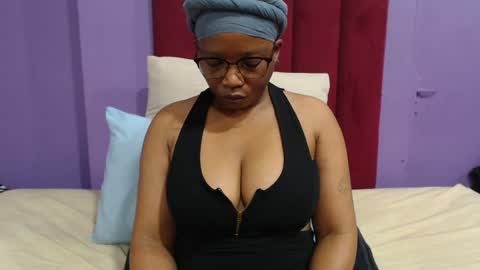 Snapshot of peachassxx chatting on June 23, 6:00 am peachy online show from June 23, 6:00 am