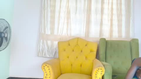 Snapshot of peachcharm chatting on April 17, 9:45 am ella online show from April 17, 9:45 am
