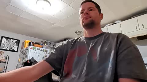 peachespunkins online show from April 18, 9:46 am