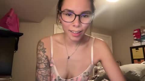 peachteases online show from April 25, 4:15 am