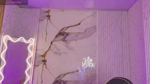 peachy_tay online show from March 26, 11:27 am