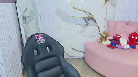 Snapshot of peachy_tay chatting on June 16, 11:35 am peachy_tay online show from June 16, 11:35 am