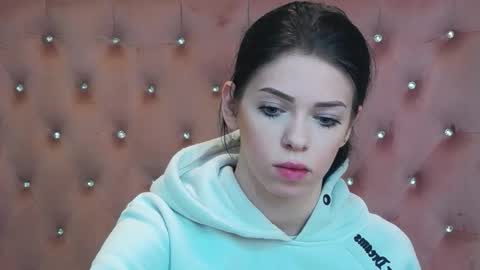 Ella online show from February 20, 10:38 am