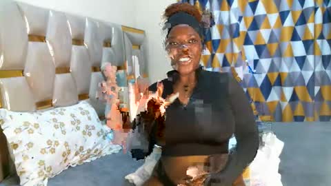 Snapshot of peachygirl255 chatting on November 3, 2:18 pm Peachy online show from November 3, 2:18 pm