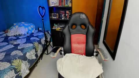 Snapshot of peanut_tangerine chatting on October 2, 12:28 am Tangerine Penaut online show from October 2, 12:28 am