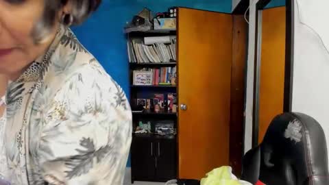 Snapshot of peanut_tangerine chatting on October 8, 11:24 pm Tangerine Penaut online show from October 8, 11:24 pm