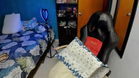 Snapshot of peanut_tangerine chatting on October 17, 1:31 am Tangerine Penaut online show from October 17, 1:31 am