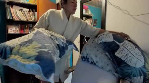 Snapshot of peanut_tangerine chatting on November 9, 7:01 pm Tangerine Penaut online show from November 9, 7:01 pm